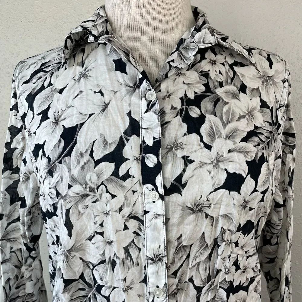 Jones New York Signature Floral Button Down Shirt Size M EUC